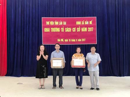 Thư viện tỉnh Lào Cai tổ chức khai trương tủ sách cơ sở xã Bản Mế - huyện Si Ma Cai
