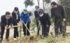 Lãnh đạo huyện Si Ma Cai tham gia trồng cây, xây dựng mô hình cây ăn quả tại xã Bản Mế.