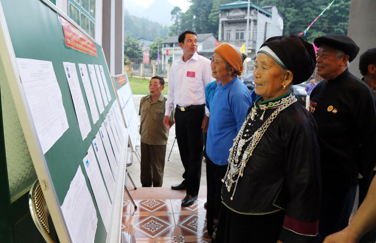 ử tri trị trấn Mường Khương, huyện Mường Khương đi bỏ phiếu bầu cử đại biểu Quốc hội nhiệm kỳ 2016 - 2021.    (Ảnh: Minh họa)