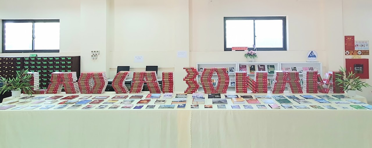 Thư viện tỉnh Lào Cai tuyên truyền, trưng bày ấn phẩm, tư liệu Kỷ niệm 30 năm Ngày tái lập tỉnh Lào Cai (01/10/1991 - 01/10/2021)