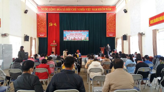 Khai trương tủ sách cơ sở và phục vụ lưu động tại Văn Bàn