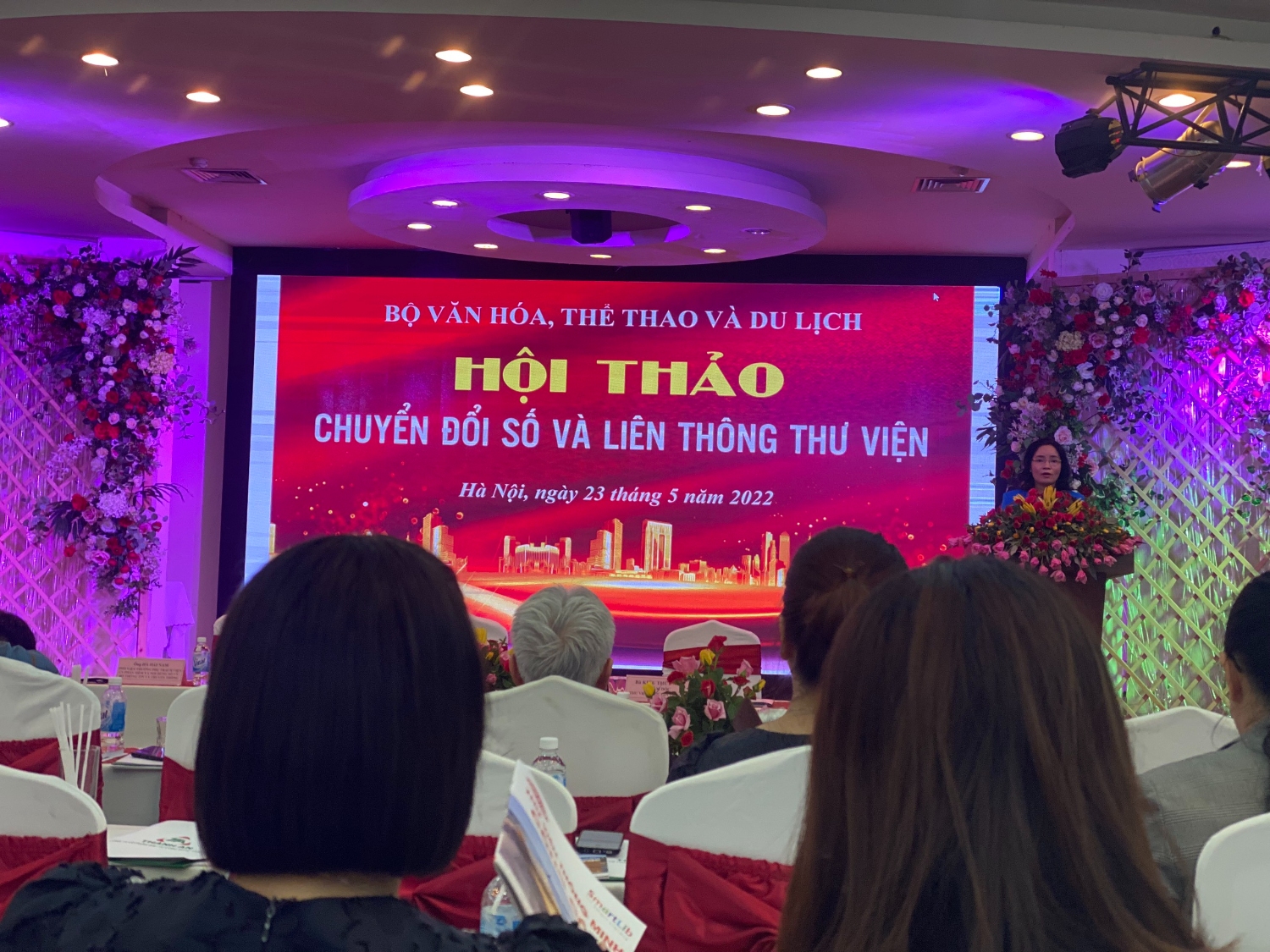 002 hoi thao