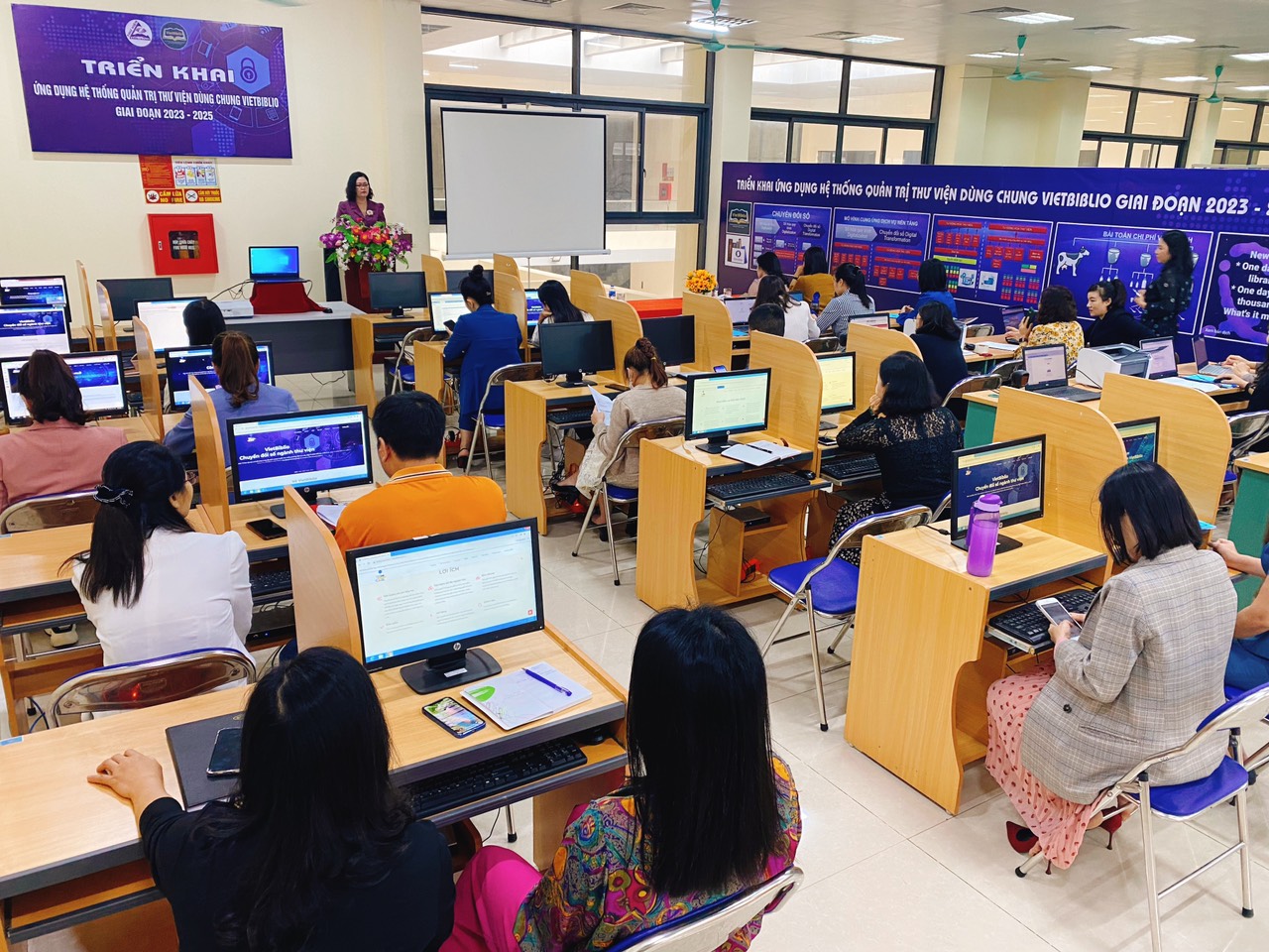 Khung cảnh buổi tập huấn