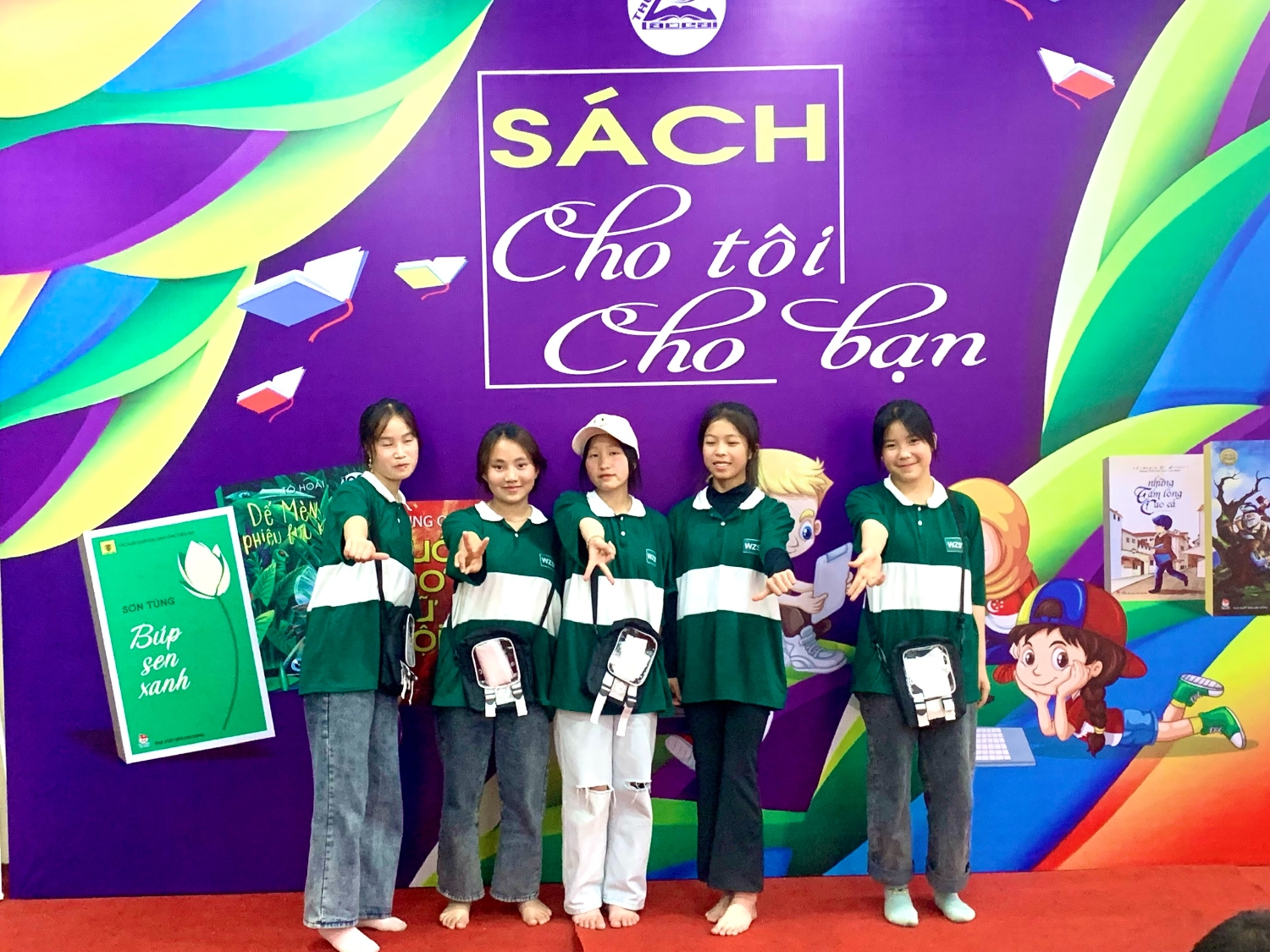 THƯ VIỆN TỈNH LÀO CAI TỔ CHỨC THAM QUAN, TRẢI NGHIỆM CHO HỌC SINH TRƯỜNG PTDT BÁN TRÚ THCS TẢ GIÀNG PHÌNH XÃ NGŨ CHỈ SƠN, THỊ XÃ SAPA