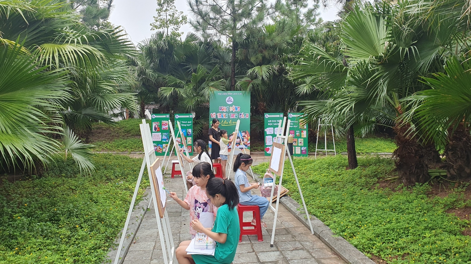 HOẠT ĐỘNG VẼ TRANH THEO SÁCH MÙA HÈ 2024