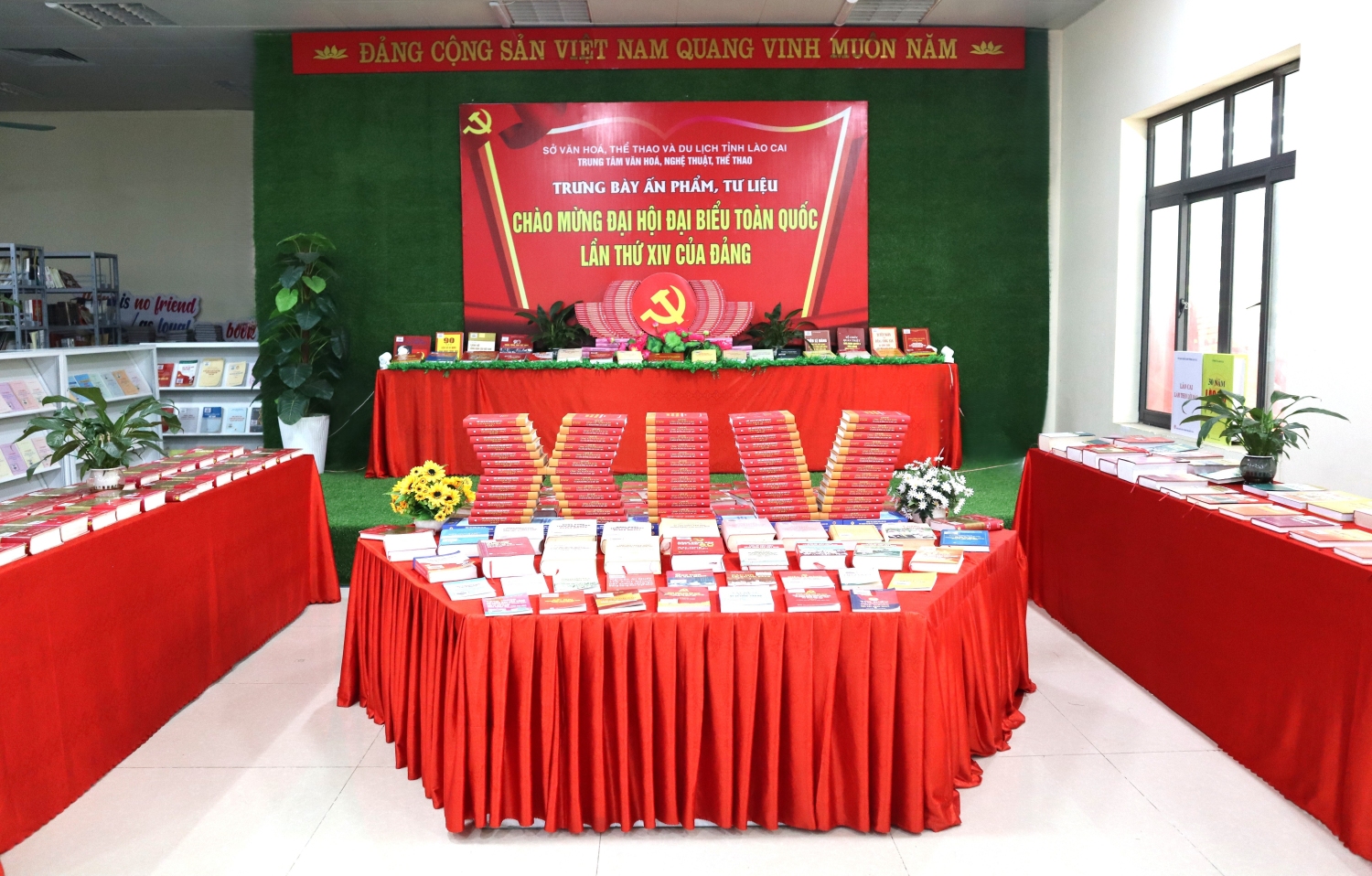 Không gian trưng bày tư liệu