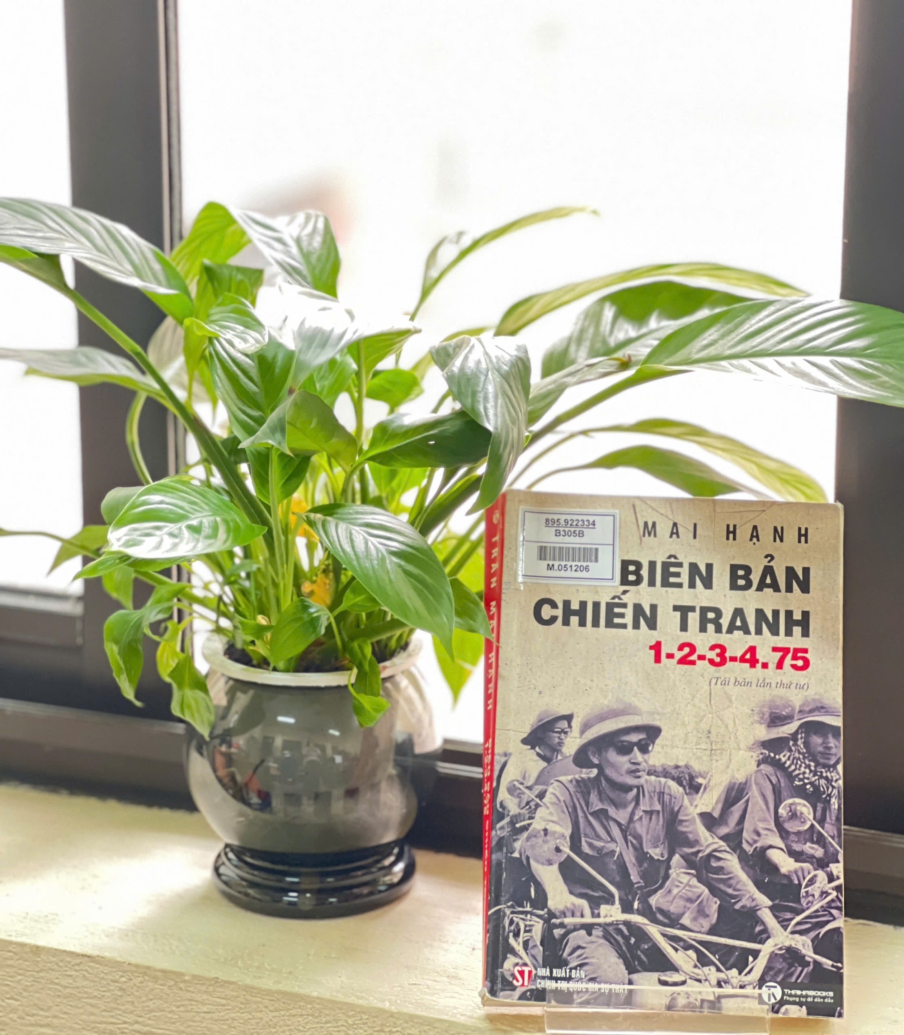 Giới thiệu sách Kỷ niệm 51 năm Ngày giải phóng Miền Nam, thống nhất đất nước (30/4/1975-30/4/2026): Biên bản chiến tranh 1-2-3-4.75 - Những giờ phút sinh tử