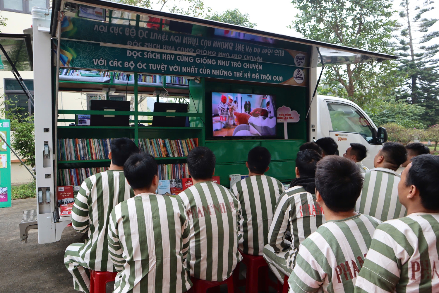 db4380a3c2727c2c2563