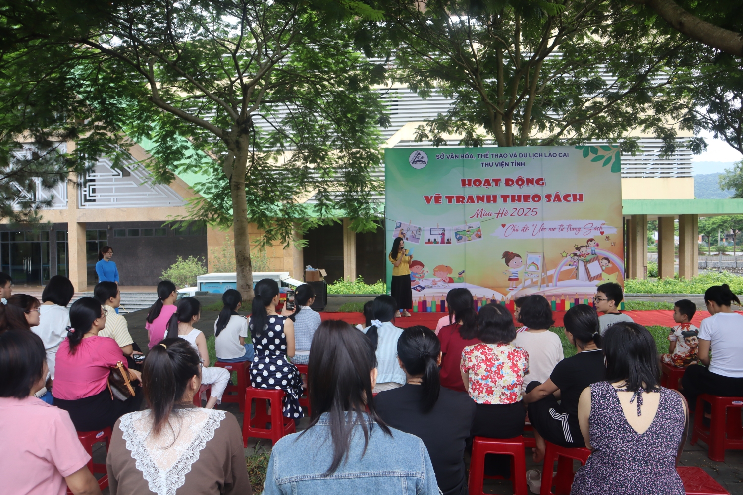 Quang cảnh hoạt động