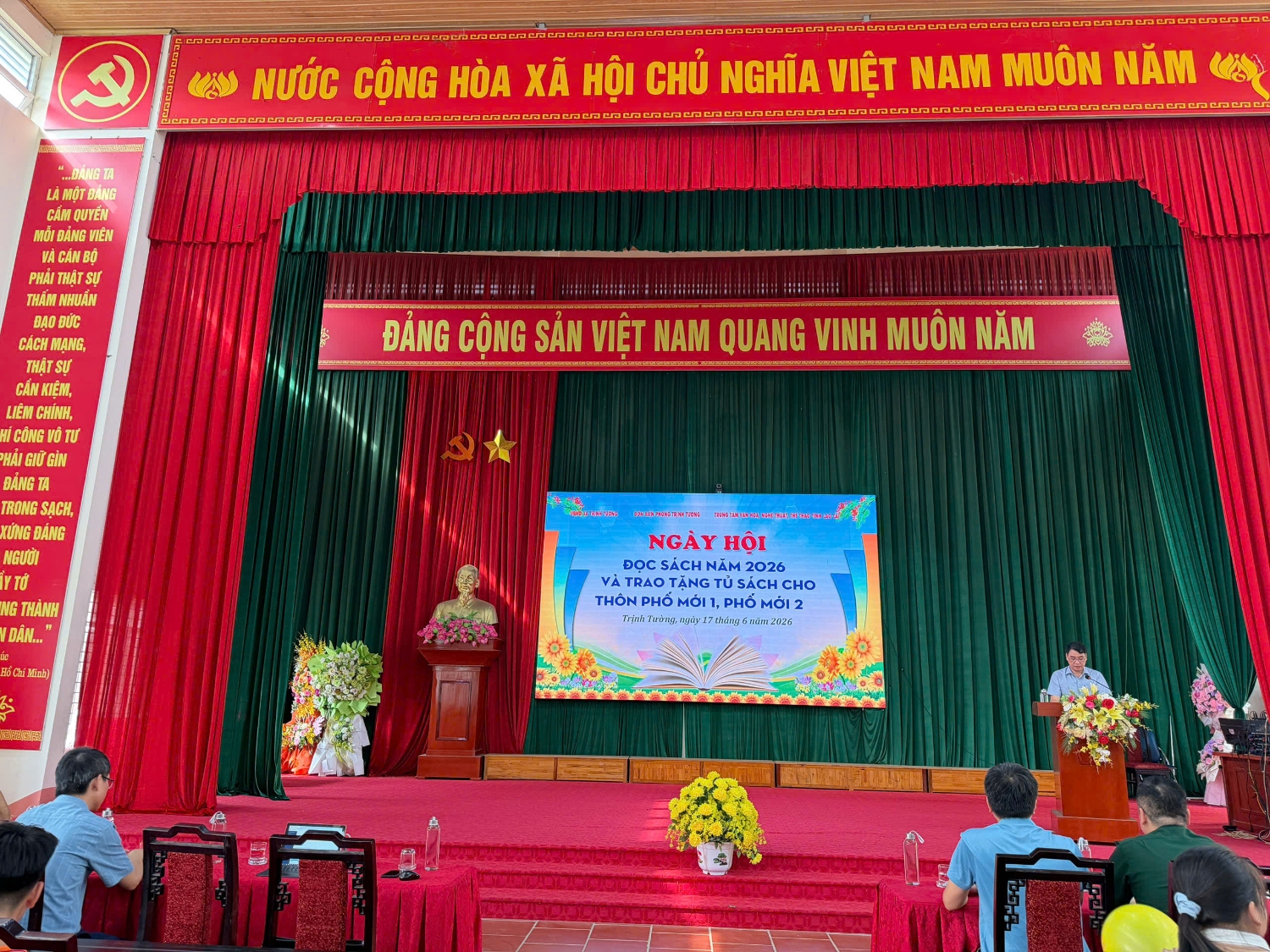Quang cảnh chương trình.