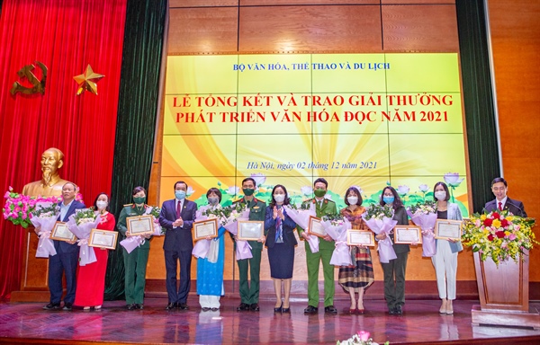 Trao Giải thưởng Phát triển văn hóa đọc cho các cá nhân có thành tích xuất sắc năm 2021