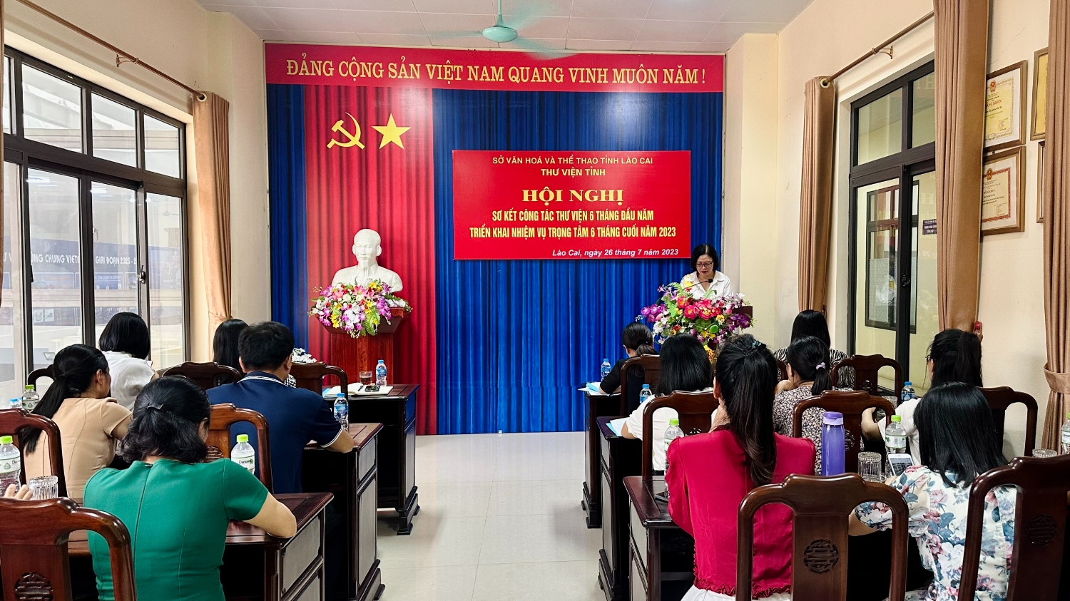 Thư viện tỉnh Lào Cai tổ chức Hội nghị Sơ kết 6 tháng đầu năm; phương hướng, nhiệm vụ 6 tháng cuối năm 2023 và công bố Quyết định bổ nhiệm chức danh Phó Giám đốc Thư viện.