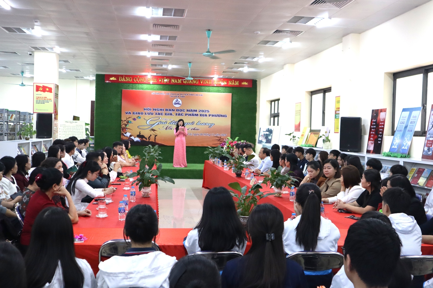 Quang cảnh Hội nghị
