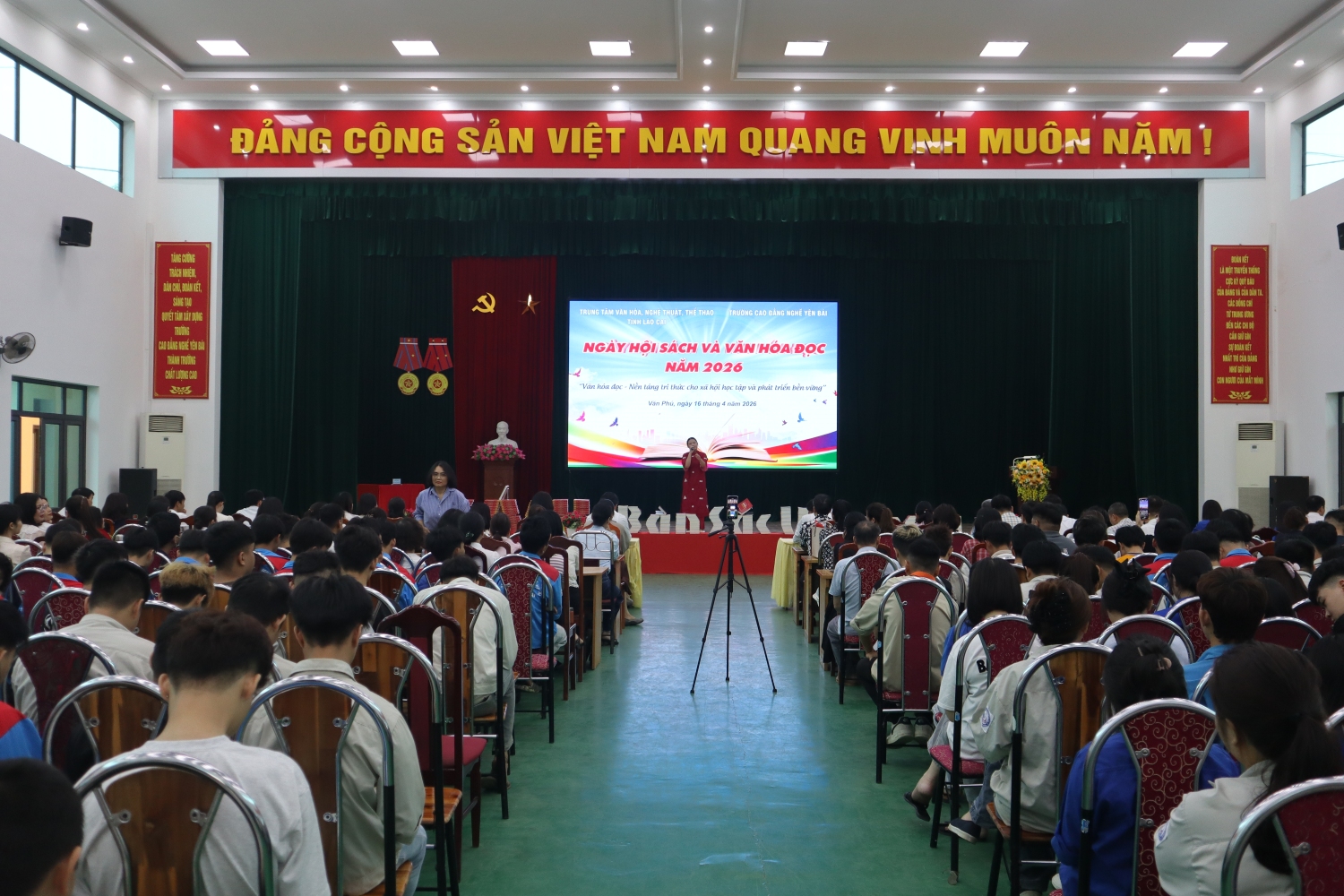 Quang cảnh chương trình.