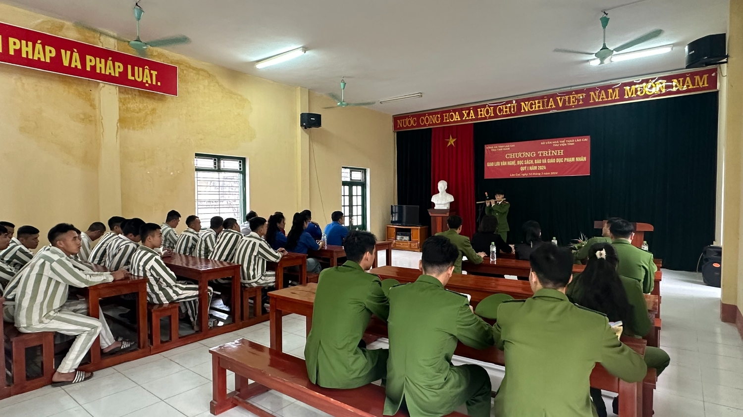 Quang cảnh chương trình